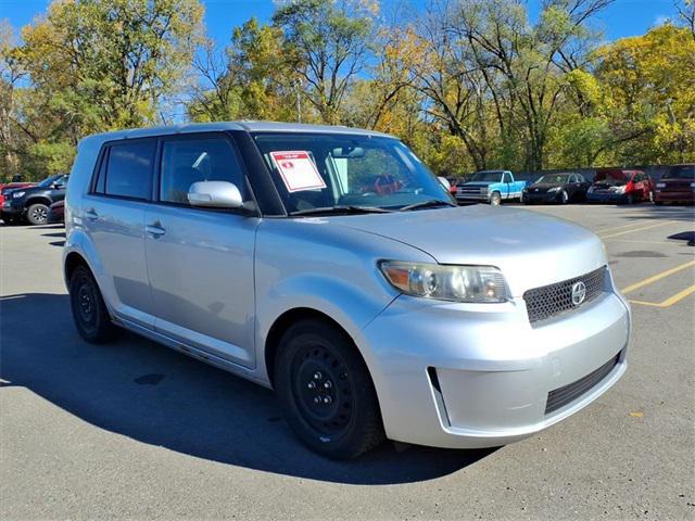 Photo of 2009 Silver Scion xB