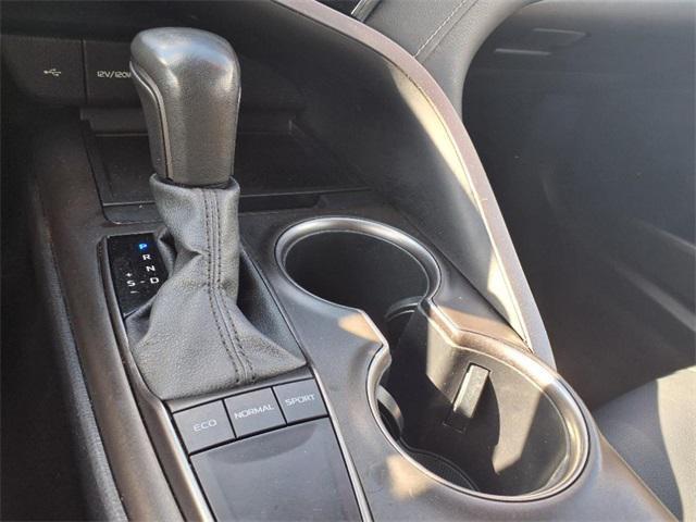 Photo of 2023 Ice Cap Toyota Camry