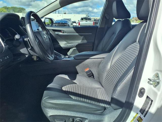 Photo of 2023 Ice Cap Toyota Camry