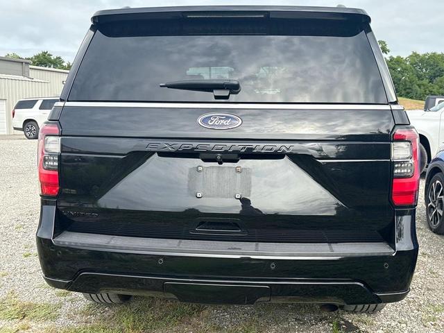 Photo of 2019 White Platinum Metallic Tri-Coat Ford Expedition