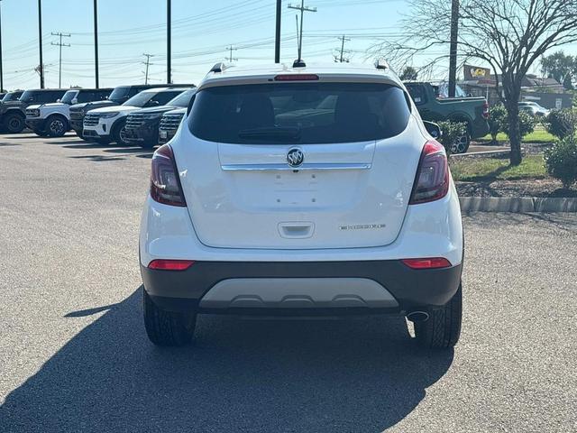 Photo of 2019 Summit White Buick Encore
