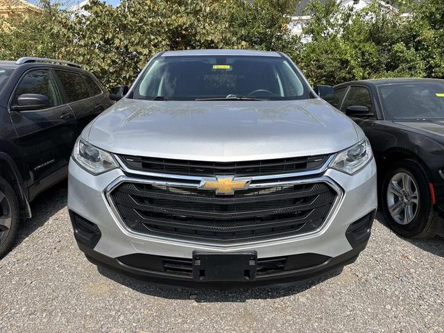 Photo of 2021 Silver Ice Metallic Chevrolet Traverse