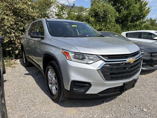 Photo of 2021 Silver Ice Metallic Chevrolet Traverse