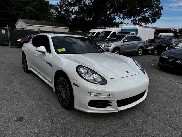 Photo of 2016 White Porsche Panamera