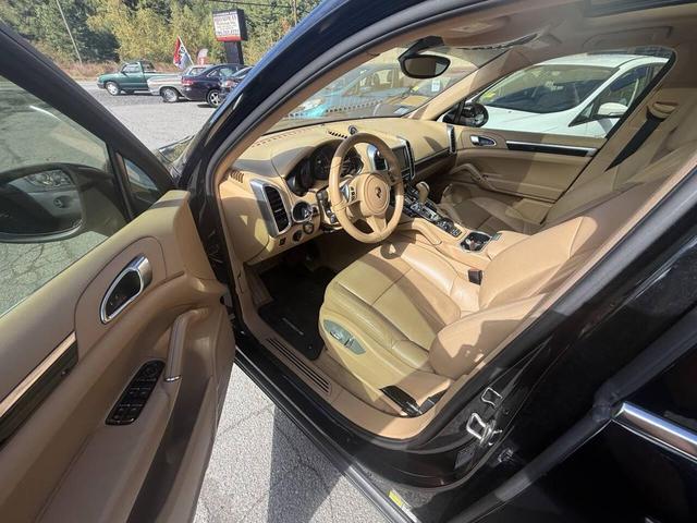 Photo of 2012 Black Porsche Cayenne