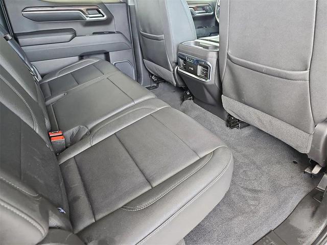 Photo of 2024 Summit White GMC Sierra 1500