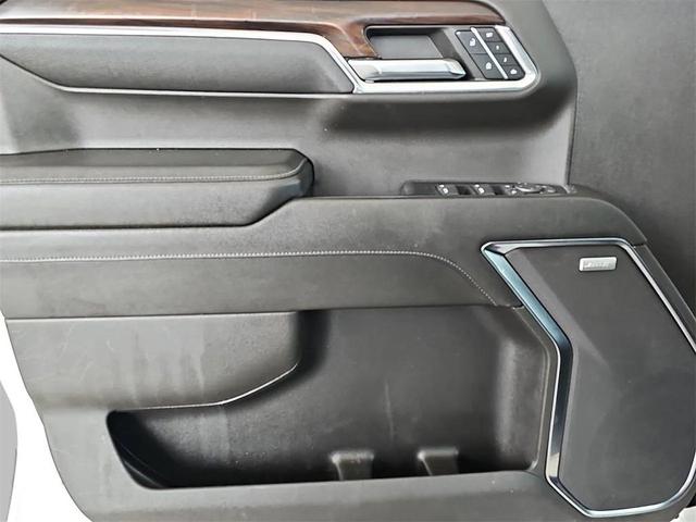 Photo of 2024 Summit White GMC Sierra 1500