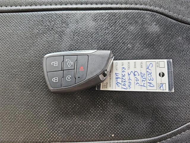 Photo of 2024 Summit White GMC Sierra 1500