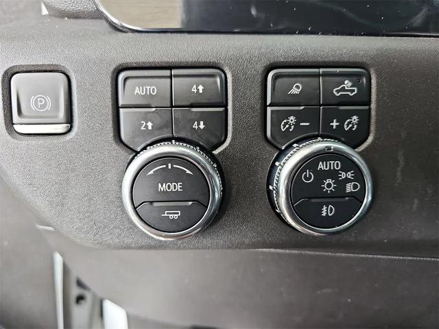 Photo of 2024 Summit White GMC Sierra 1500
