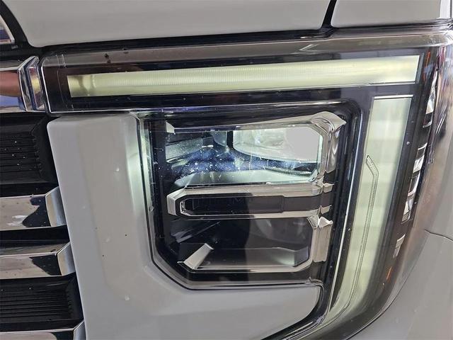 Photo of 2024 Summit White GMC Sierra 1500