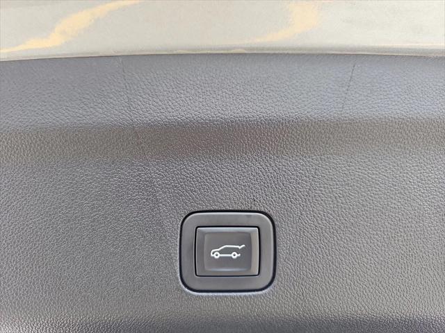 Photo of 2024 Argent Silver Metallic Cadillac Escalade