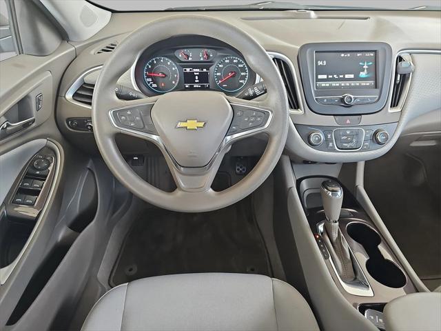 Photo of 2018 Silver Ice Metallic Chevrolet Malibu