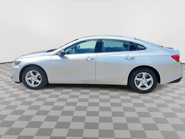Photo of 2018 Silver Ice Metallic Chevrolet Malibu