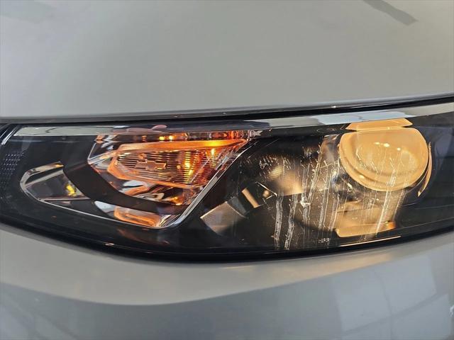 Photo of 2018 Silver Ice Metallic Chevrolet Malibu