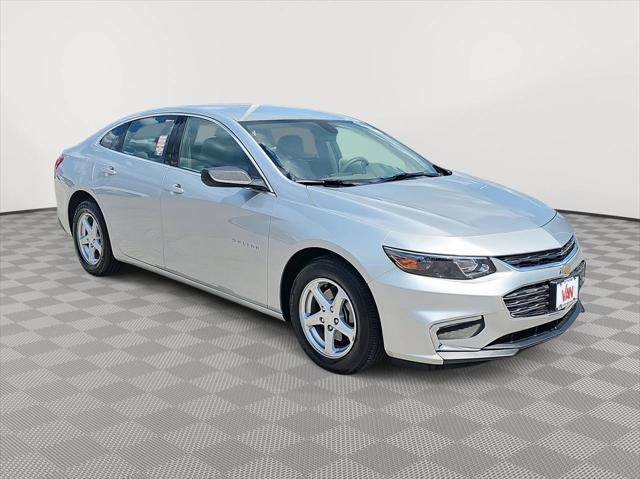 Photo of 2018 Silver Ice Metallic Chevrolet Malibu