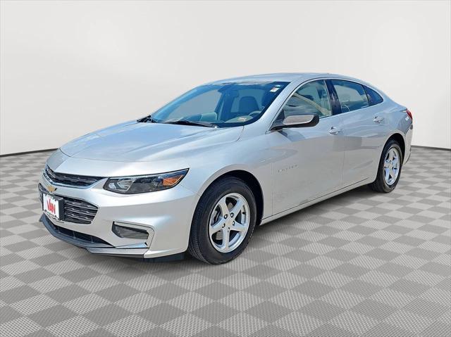 Photo of 2018 Silver Ice Metallic Chevrolet Malibu