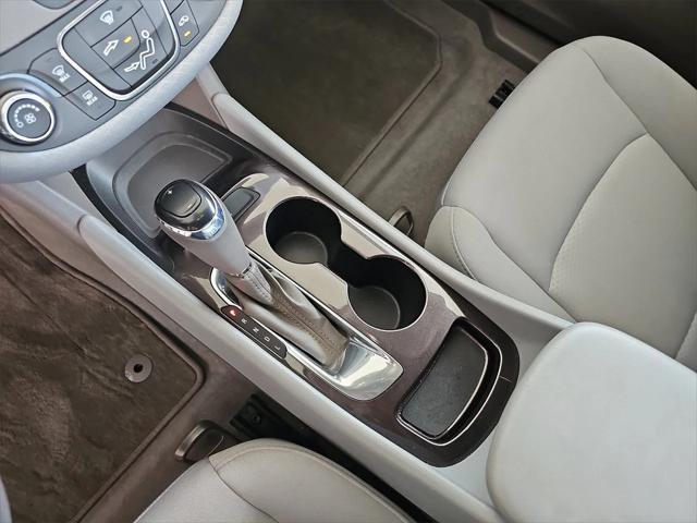 Photo of 2018 Silver Ice Metallic Chevrolet Malibu