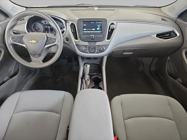 Photo of 2018 Silver Ice Metallic Chevrolet Malibu