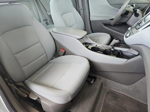 Photo of 2018 Silver Ice Metallic Chevrolet Malibu