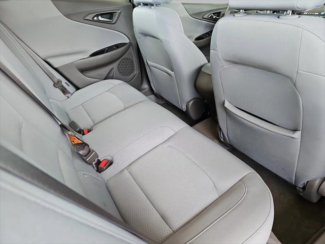 Photo of 2018 Silver Ice Metallic Chevrolet Malibu