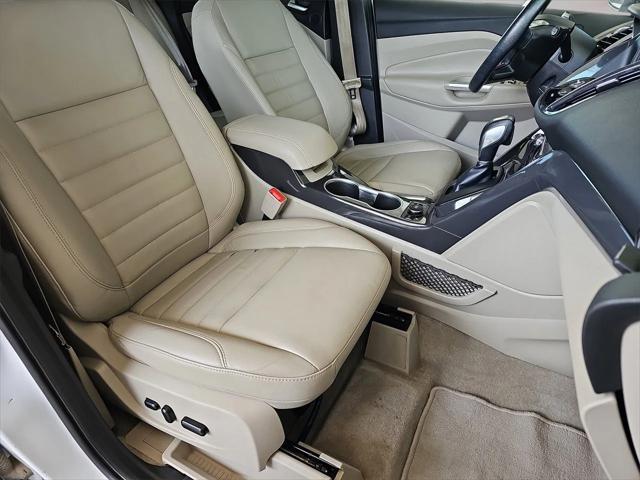 Photo of 2016 Titanium Ford Escape