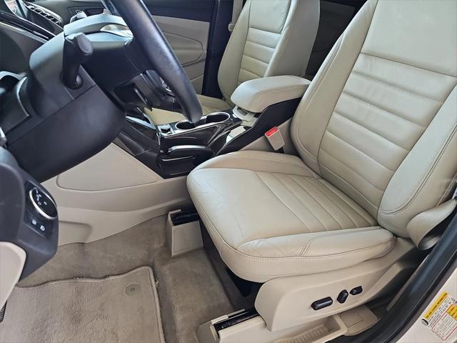 Photo of 2016 Titanium Ford Escape