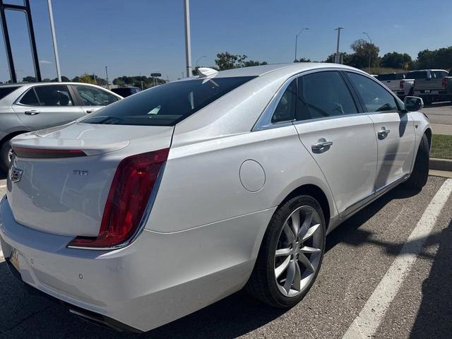 Photo of 2018 Crystal White Tricoat Cadillac XTS