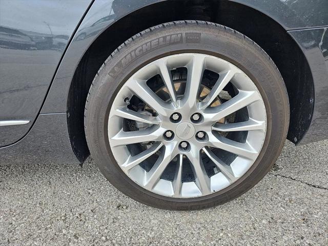 Photo of 2016 Graphite Metallic Cadillac CT6