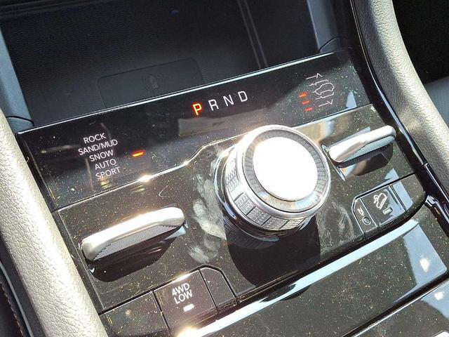 Photo of 2025 Metallic Jeep Grand Cherokee