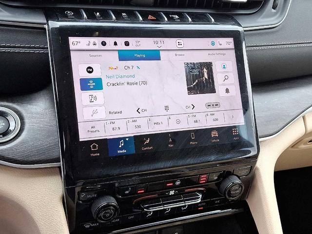 Photo of 2021 Metallic Jeep Grand Cherokee L