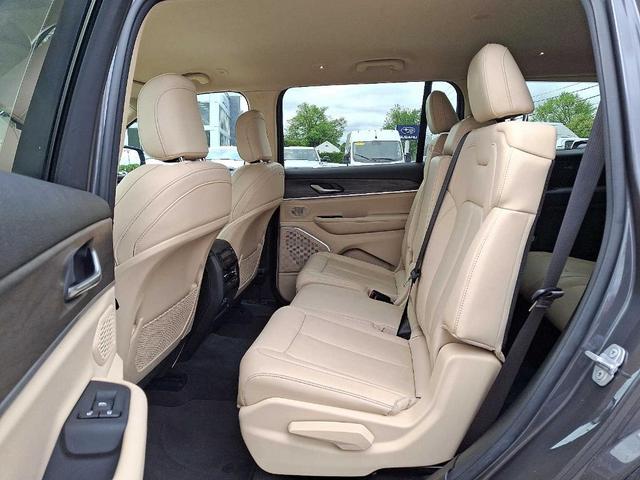 Photo of 2021 Metallic Jeep Grand Cherokee L