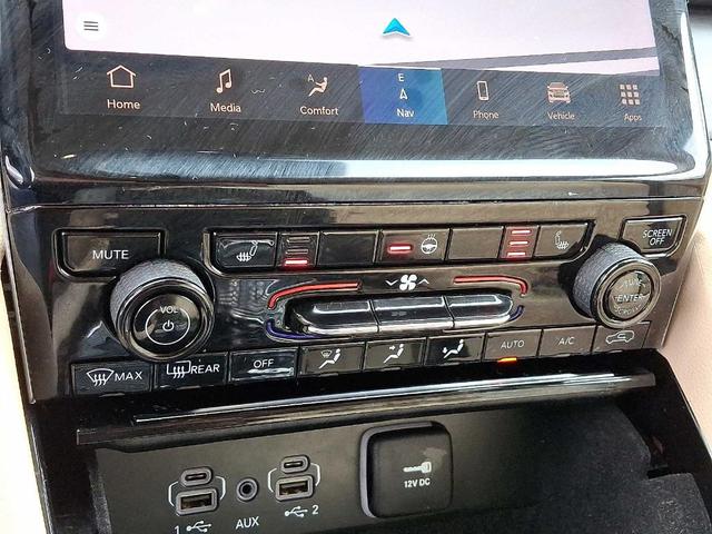 Photo of 2021 Metallic Jeep Grand Cherokee L