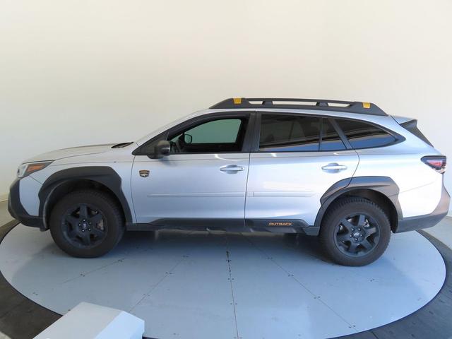 Photo of 2023 Ice Silver Metallic Subaru Outback