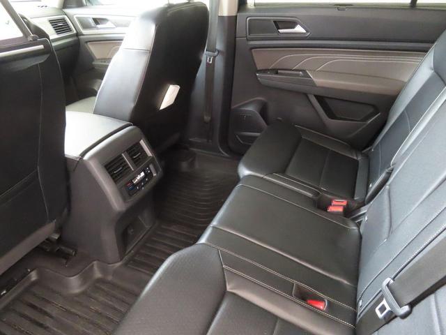 Photo of 2022 Tourmaline Blue Metallic Volkswagen Atlas