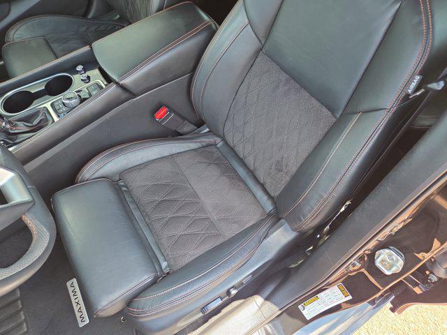 Photo of 2021 Super Black Nissan Maxima