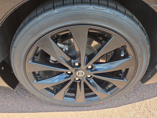 Photo of 2021 Super Black Nissan Maxima