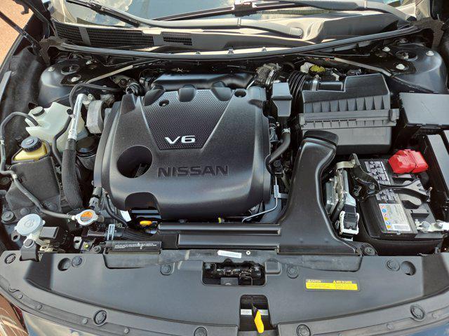 Photo of 2021 Super Black Nissan Maxima