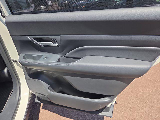 Photo of 2024 White Toyota Grand Highlander