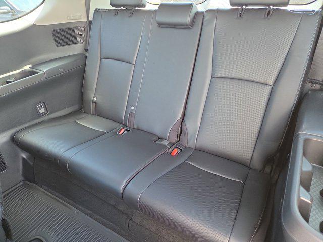 Photo of 2024 White Toyota Grand Highlander
