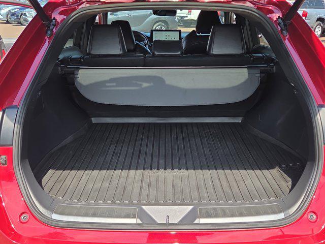 Photo of 2023 Ruby Flare Pearl Toyota Venza