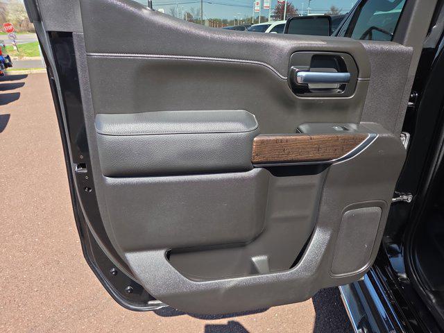 Photo of 2021 Onyx Black GMC Sierra 1500