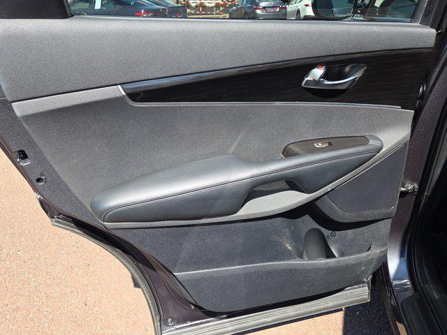 Photo of 2019 Platinum Graphite Kia Sorento
