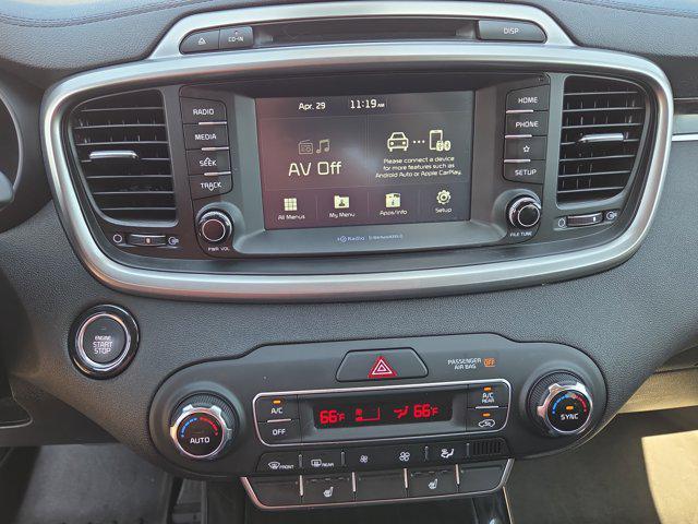 Photo of 2019 Platinum Graphite Kia Sorento
