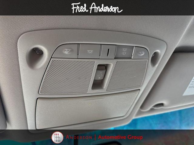 Photo of 2015 Pearl White Nissan Altima