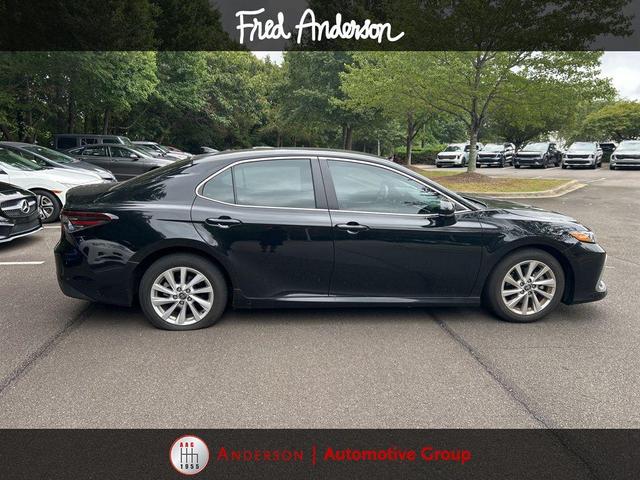 Photo of 2023 Midnight Black Metallic Toyota Camry