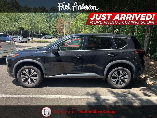 Photo of 2021 Super Black Nissan Rogue