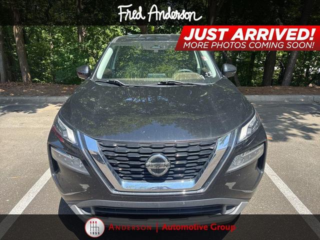 Photo of 2021 Super Black Nissan Rogue