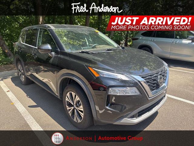 Photo of 2021 Super Black Nissan Rogue
