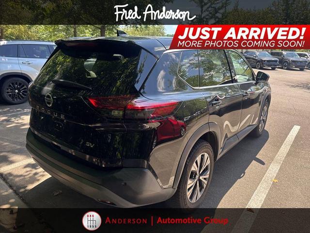 Photo of 2021 Super Black Nissan Rogue