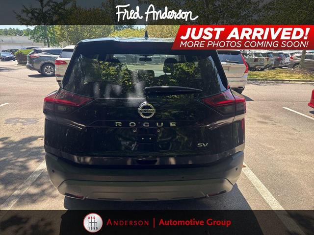 Photo of 2021 Super Black Nissan Rogue